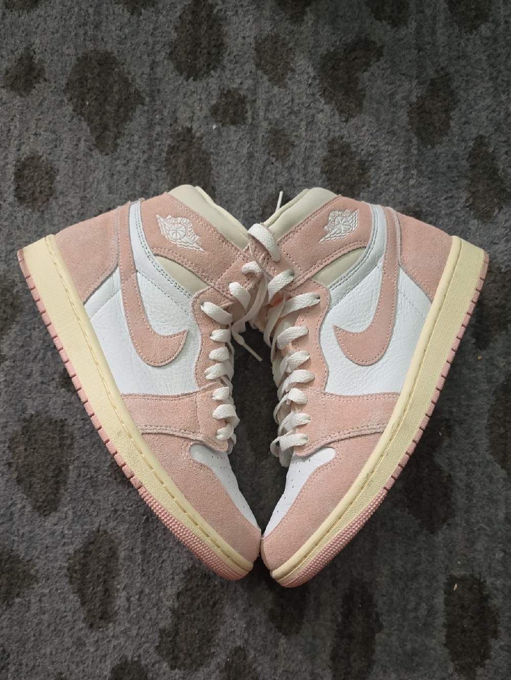 Jordan 1 High - Picture 3 of 8
